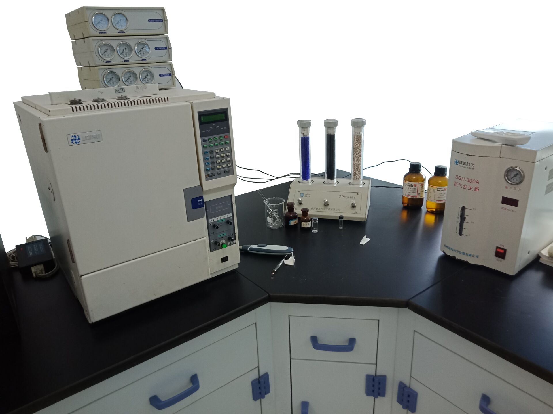 batch traceability label for amine catalysts